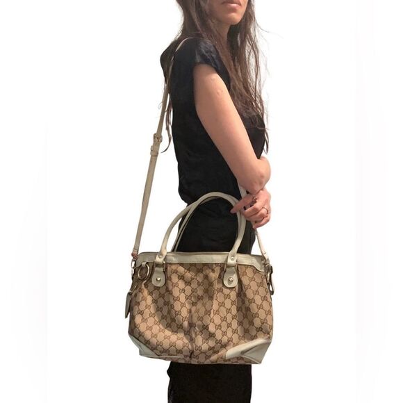 Gucci Brown and Cream Shoulder Bag with Monogram Pattern - Picture 12 of 15